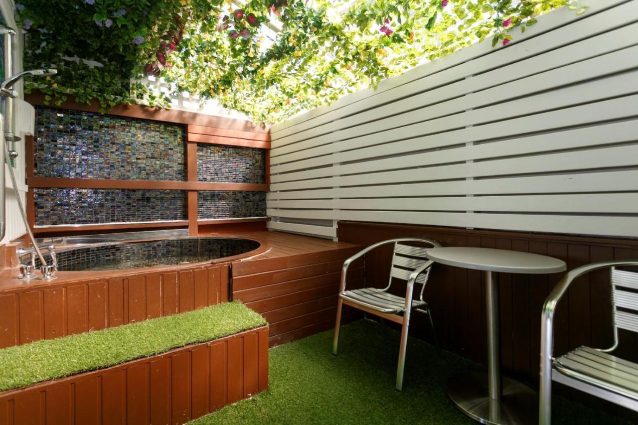 Vu Thermal Lodge - Adults Only Motel Taupo Ngoại thất bức ảnh