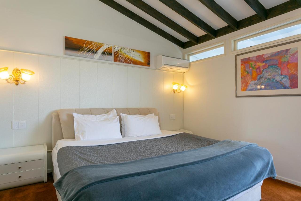Vu Thermal Lodge - Adults Only Motel Taupo Ngoại thất bức ảnh