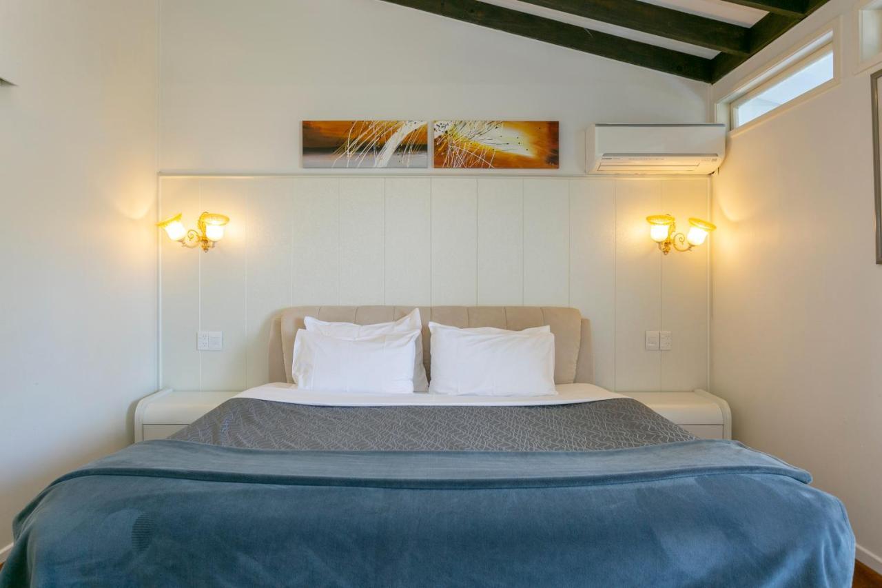 Vu Thermal Lodge - Adults Only Motel Taupo Ngoại thất bức ảnh