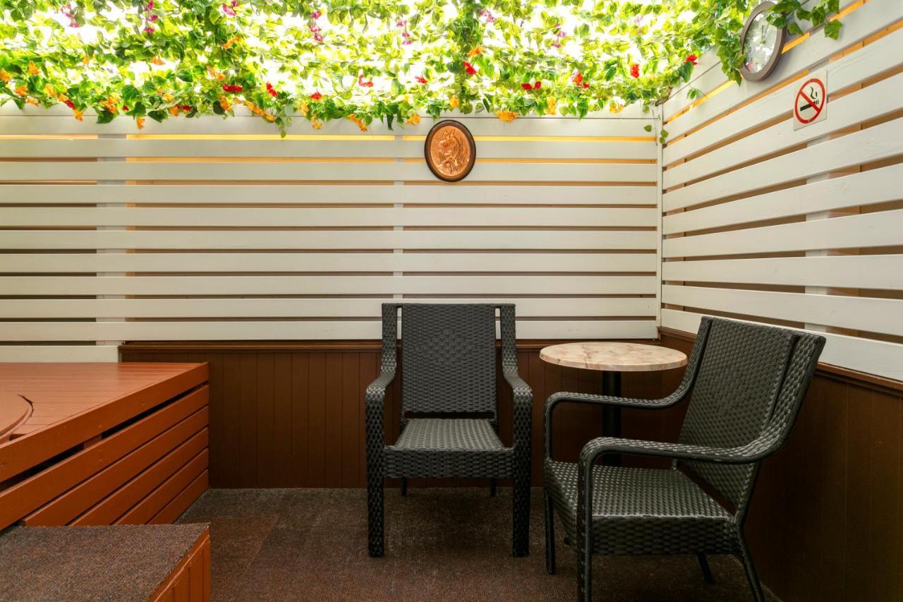 Vu Thermal Lodge - Adults Only Motel Taupo Ngoại thất bức ảnh