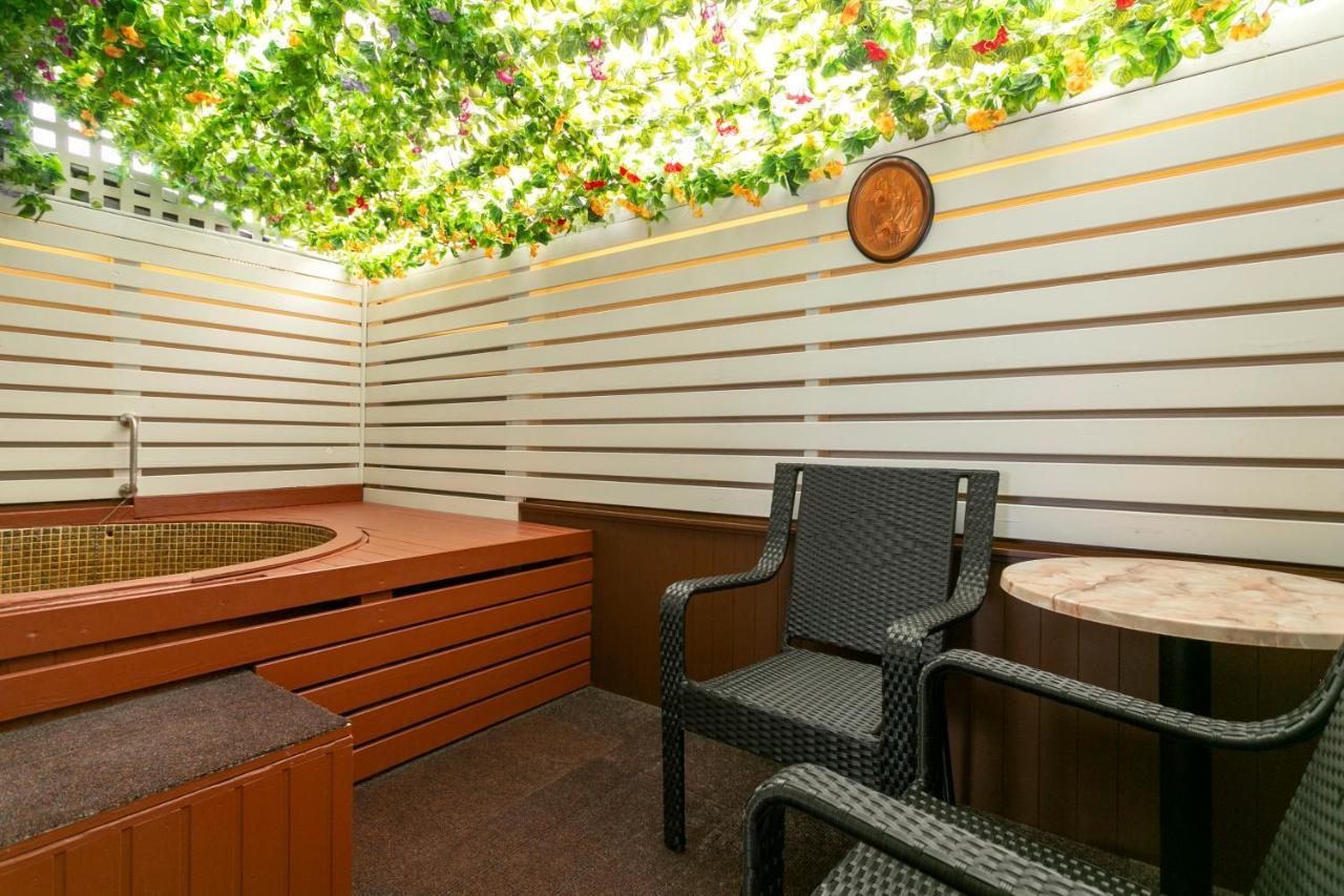 Vu Thermal Lodge - Adults Only Motel Taupo Ngoại thất bức ảnh