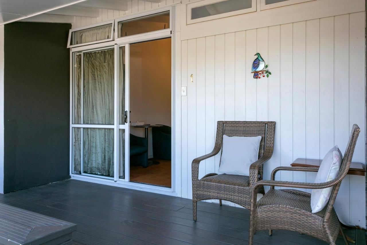 Vu Thermal Lodge - Adults Only Motel Taupo Ngoại thất bức ảnh